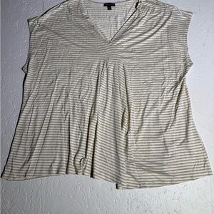 Lane Bryant Cream and Gray Shimmer Striped V-Neck Short Sleeve Top Size 26/28